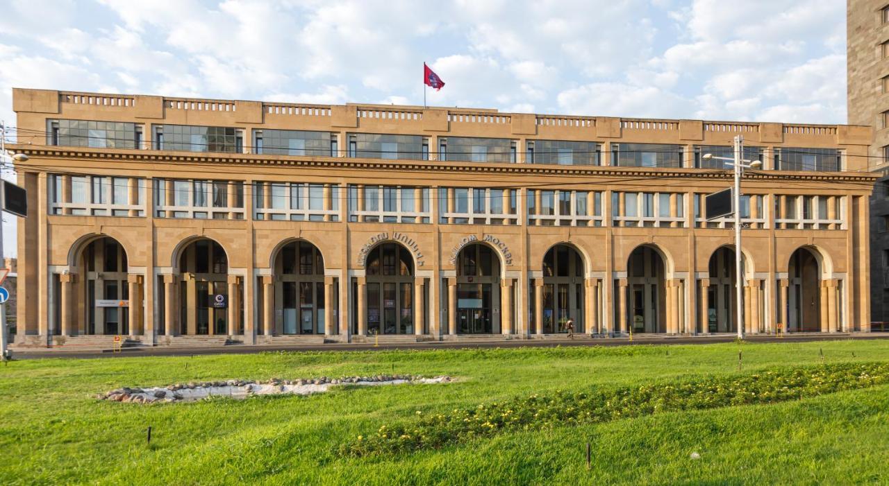 Moscow House Hotel Ереван Екстериор снимка