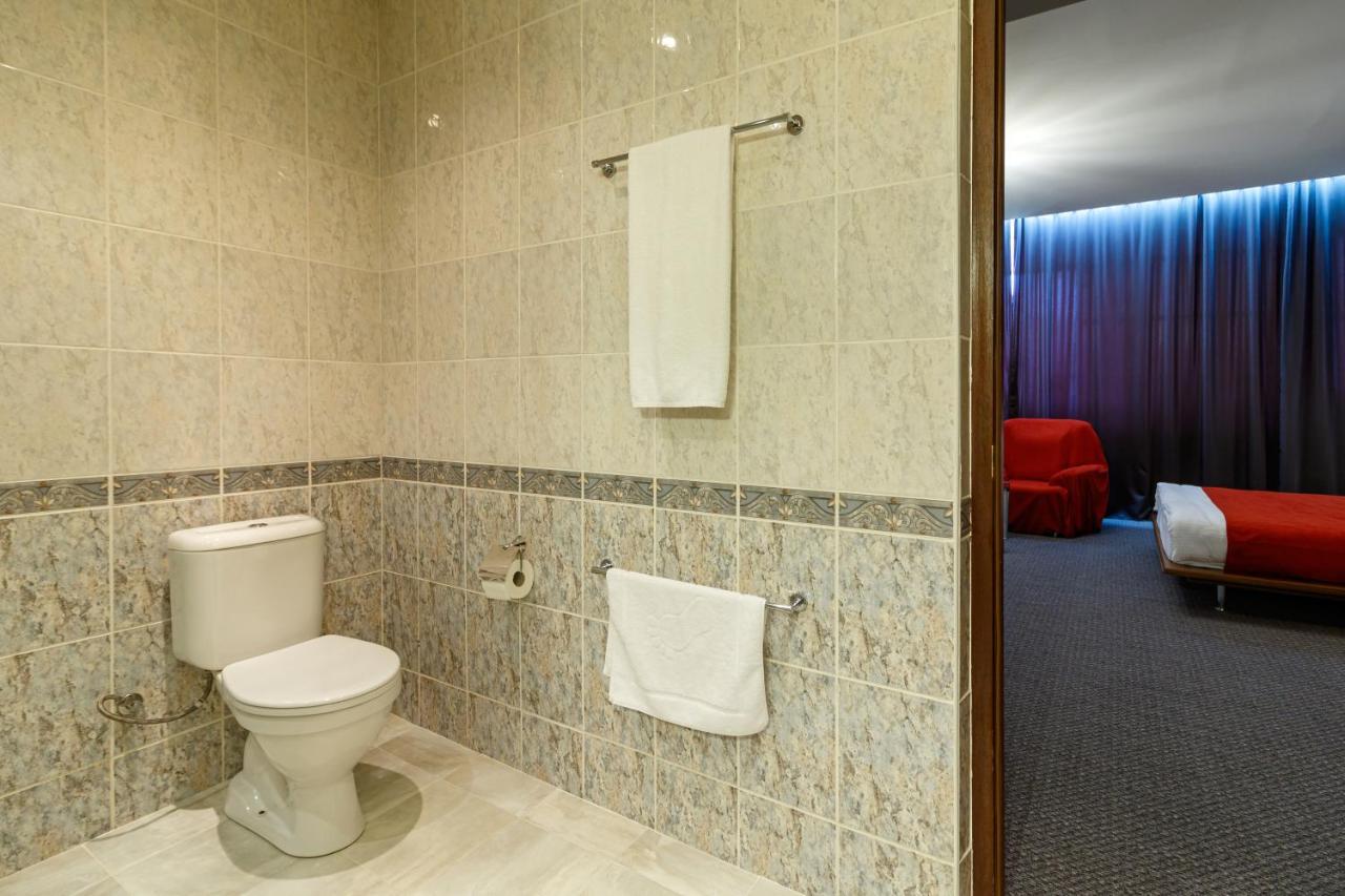 Moscow House Hotel Ереван Екстериор снимка