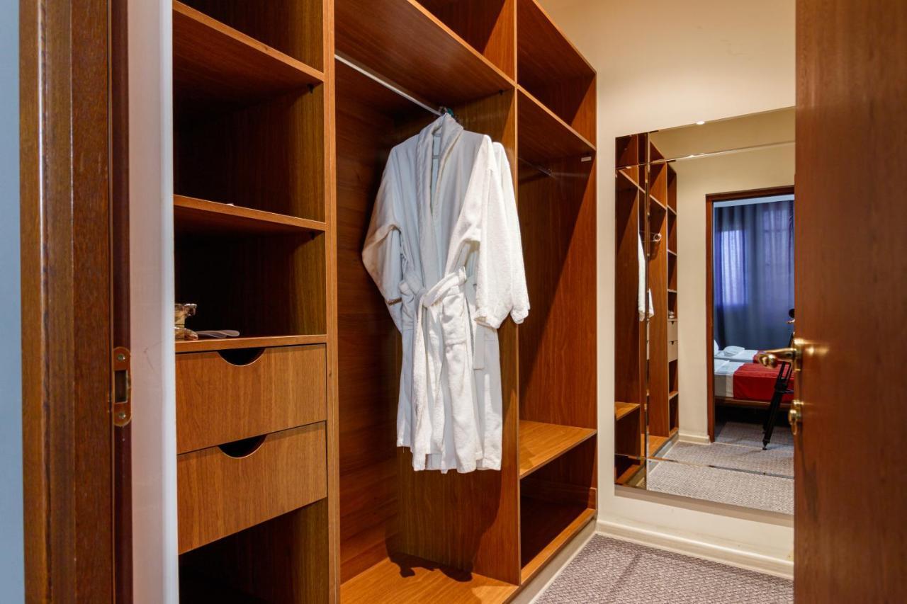 Moscow House Hotel Ереван Екстериор снимка