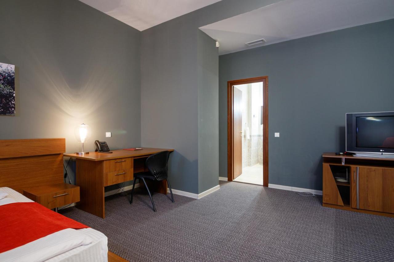 Moscow House Hotel Ереван Екстериор снимка