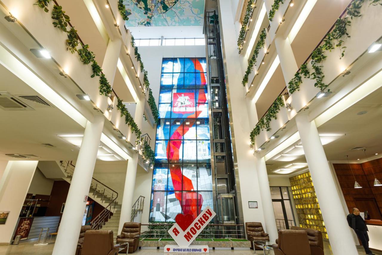 Moscow House Hotel Ереван Екстериор снимка