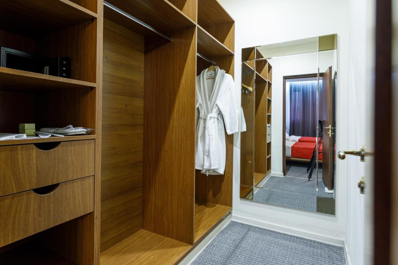 Moscow House Hotel Ереван Екстериор снимка