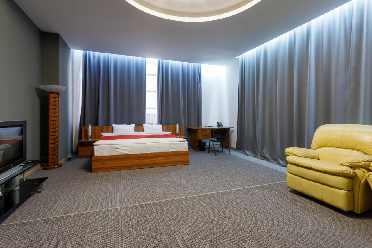 Moscow House Hotel Ереван Екстериор снимка