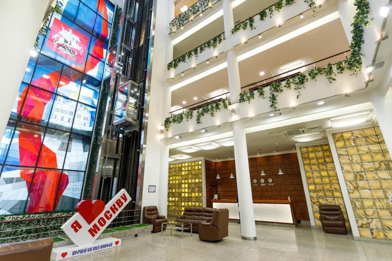 Moscow House Hotel Ереван Екстериор снимка