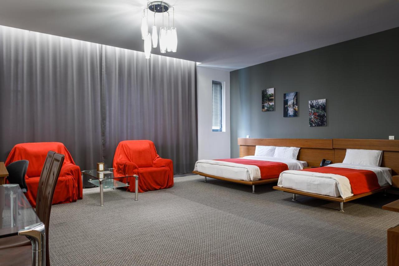 Moscow House Hotel Ереван Екстериор снимка