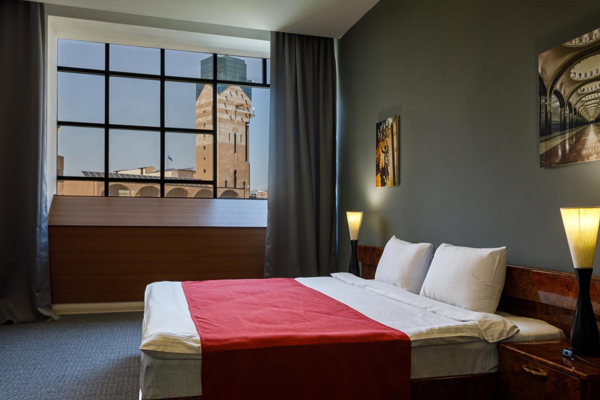 Moscow House Hotel Ереван Екстериор снимка